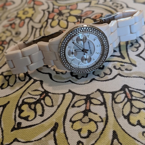 Michael Kors Watch - Picture 3 of 3